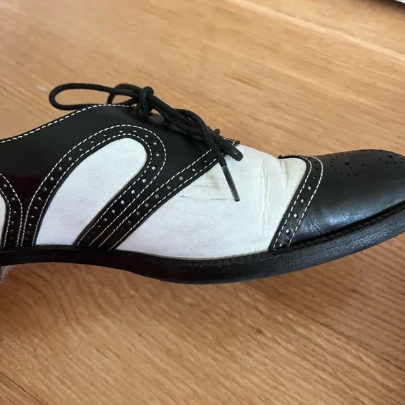 MANOLO BLAHNIK Vintage Black and White Oxford Dress Shoes - Picture 5 of 9